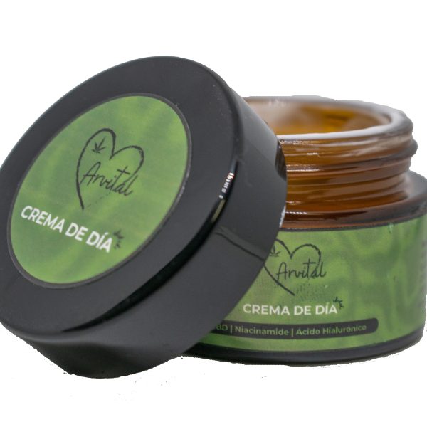 Crema de día hidratante CBD Arvital con Niacinamida y Ácido Hialurónico para el cuidado diario del rostro.